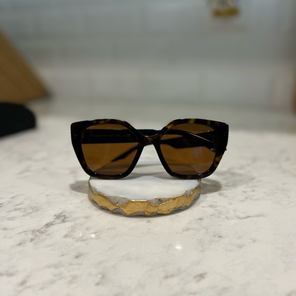 Authentic Prada sunglasses - Picture 7 of 10